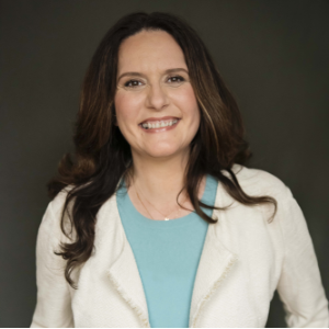 Alexandra Faciu headshot