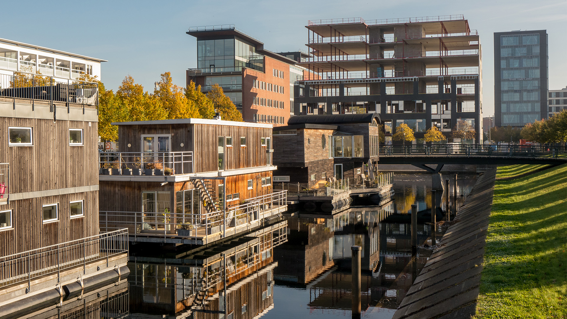 Sustainable water side houses in Sweden