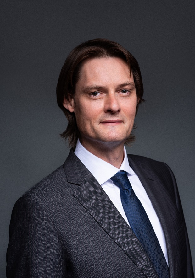 Stefan De Goeij MRICS headshot.