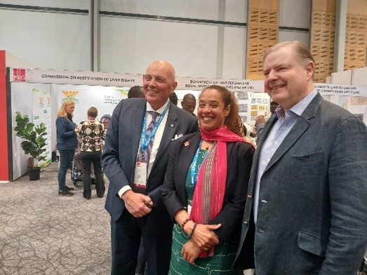 Luigi (Chief of IHO), Diane (FIG President), Nick (RICS President)