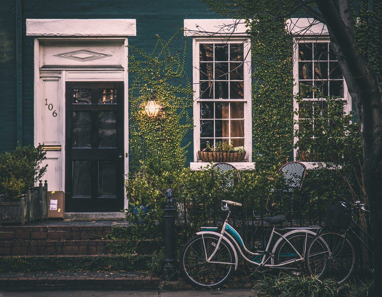 Image of front of vintage house